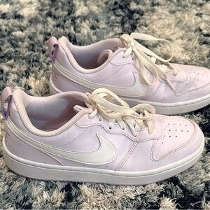 Nike Light Purple and White Sneakers